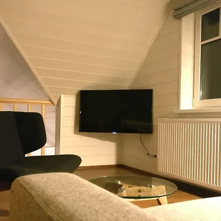 Semesterbostad Holmi Maja