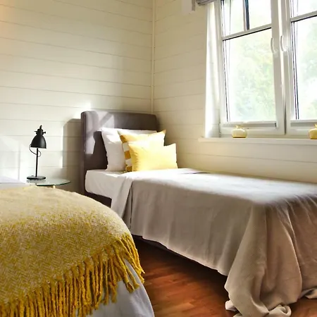 Semesterbostad Holmi Maja *