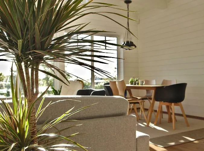 Semesterbostad Holmi Maja