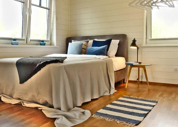 Semesterbostad Holmi Maja *