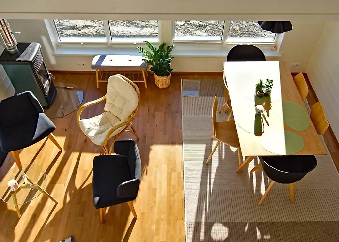 Semesterbostad Holmi Maja